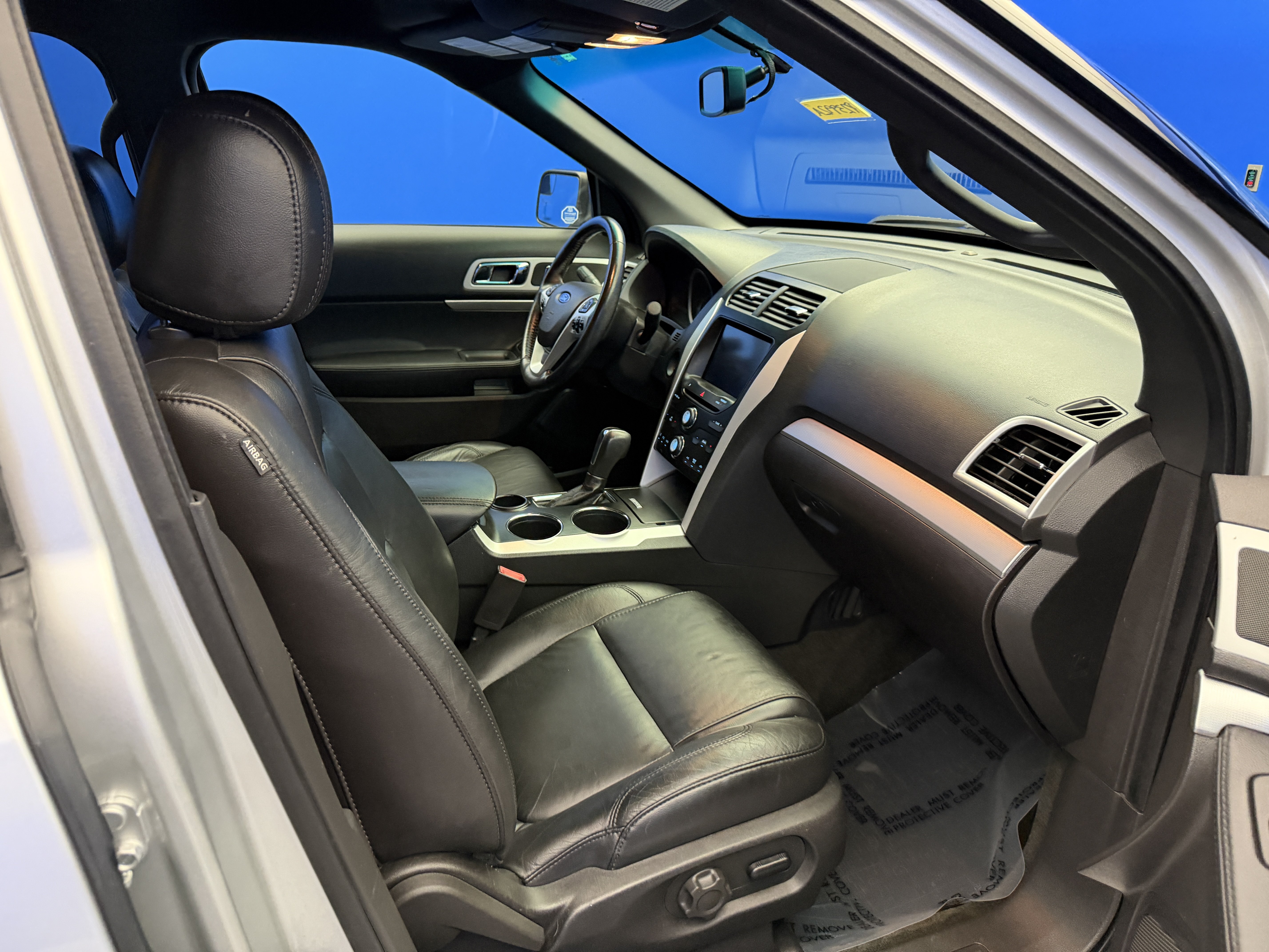 Used 2014 Ford Explorer XLT w/ Equipment Group 202A FWD image 23