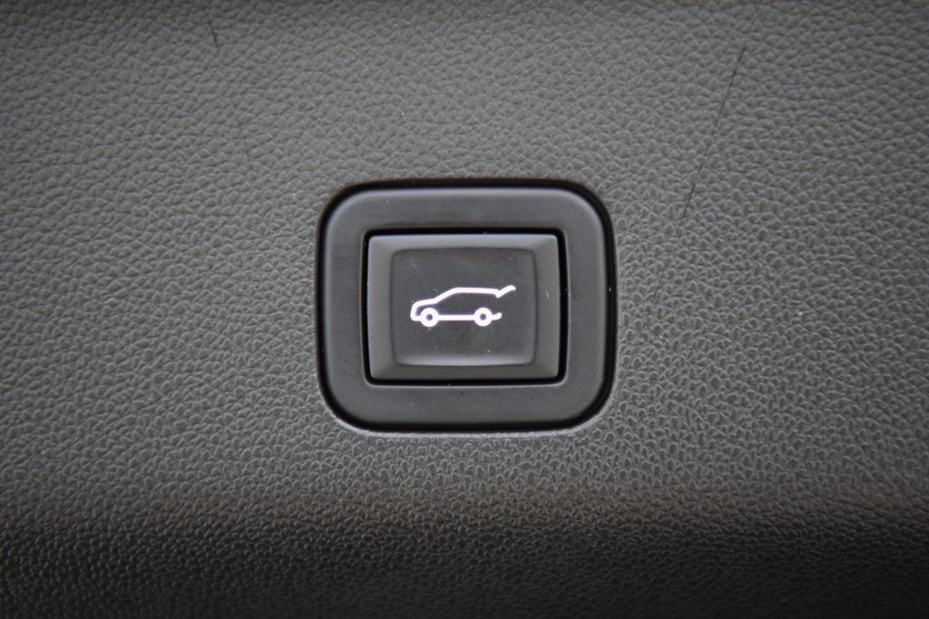 Used 2021 GMC Yukon XL Denali image 28