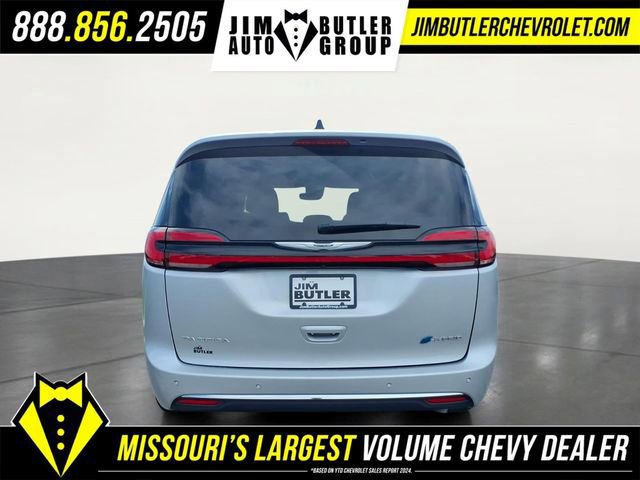 Used 2024 Chrysler Pacifica Select image 26