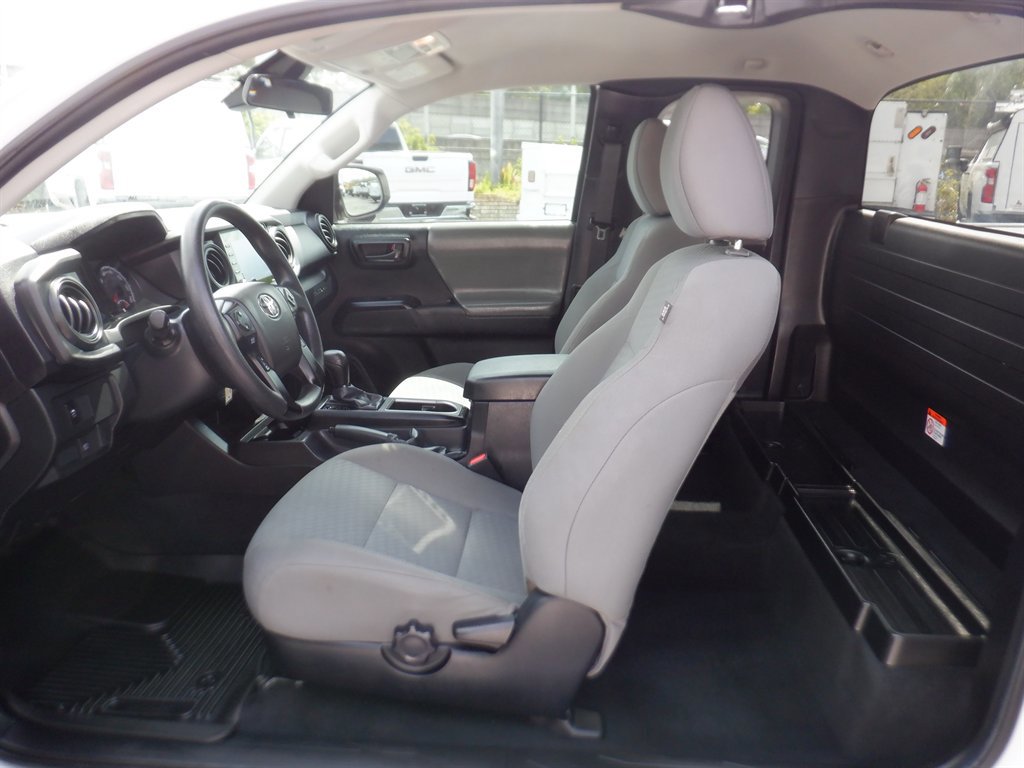 Used 2022 Toyota Tacoma SR image 11