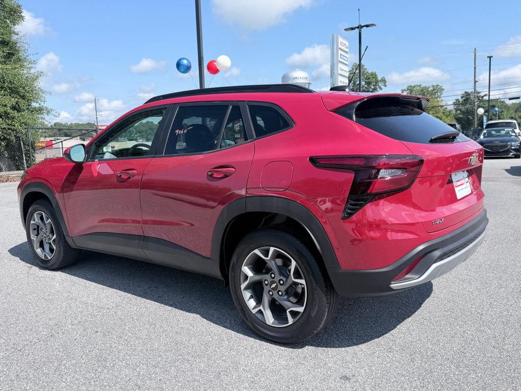 Used 2026 Chevrolet Trax LT FWD image 7