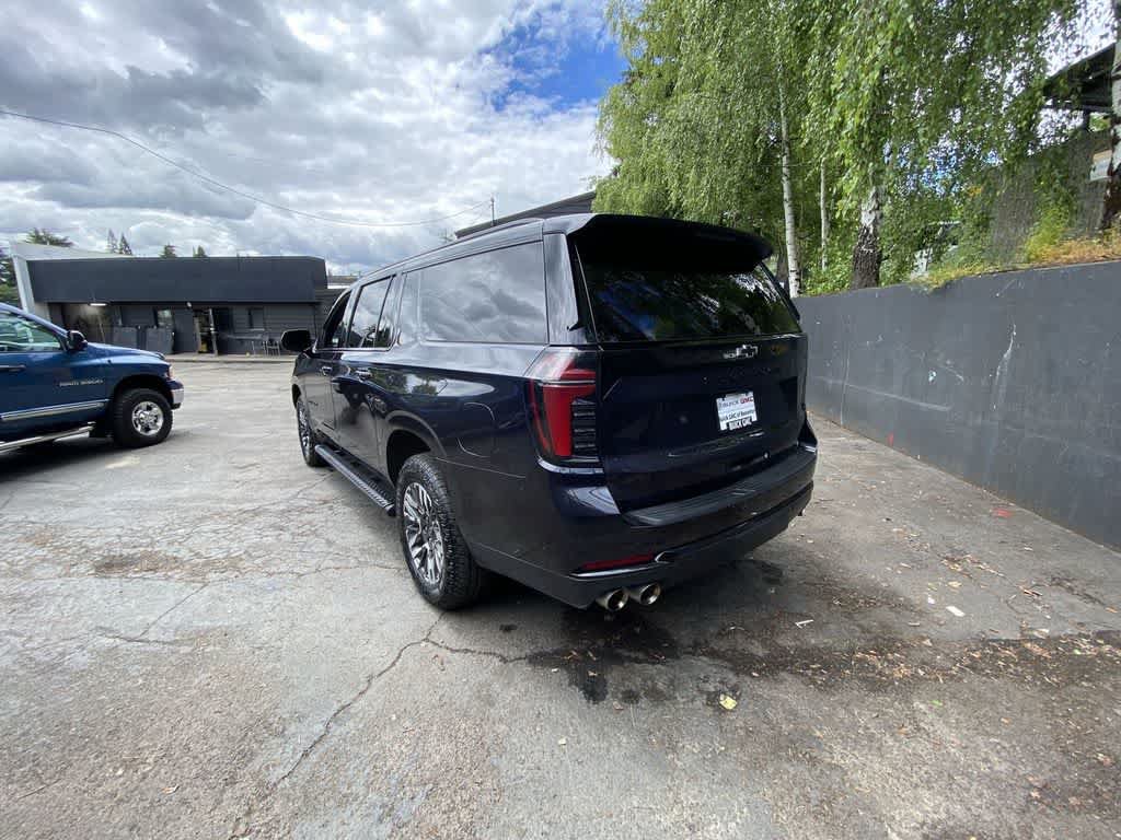 Used 2025 Chevrolet Suburban Z71 AWD/4WD image 4