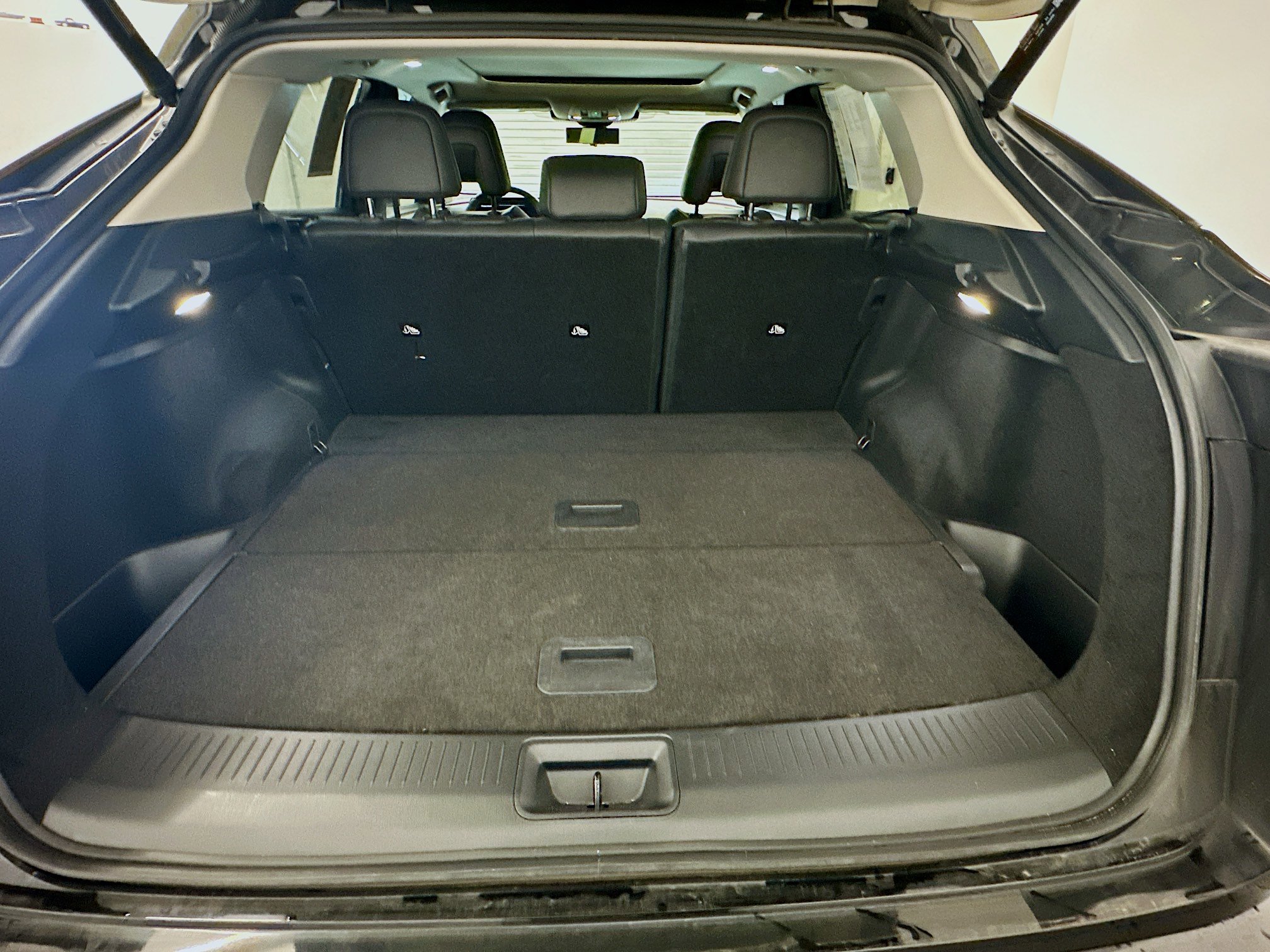 Used 2023 Nissan Ariya AWD image 31