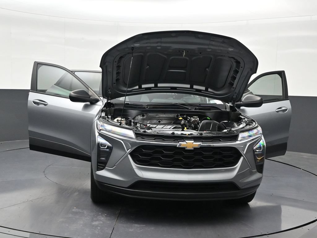 Used 2024 Chevrolet Trax LS FWD image 37