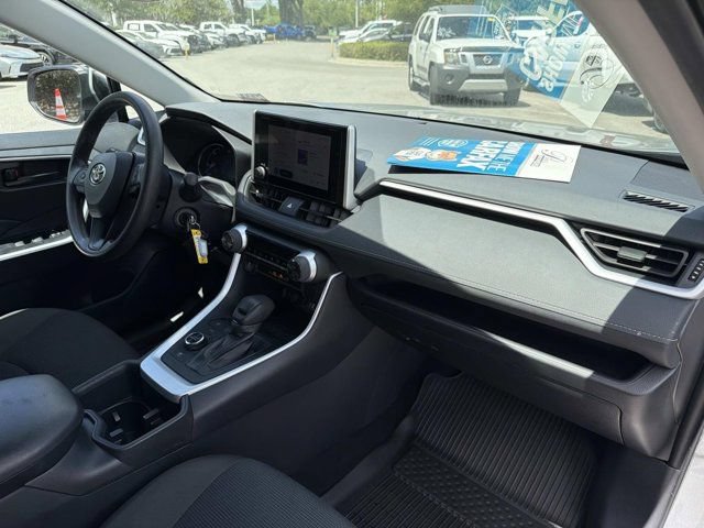 Certified 2025 Toyota RAV4 LE AWD/4WD image 17