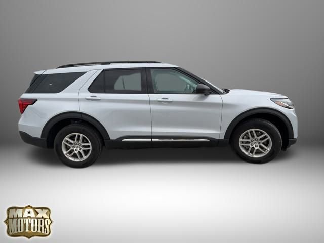 Used 2025 Ford Explorer Active image 3