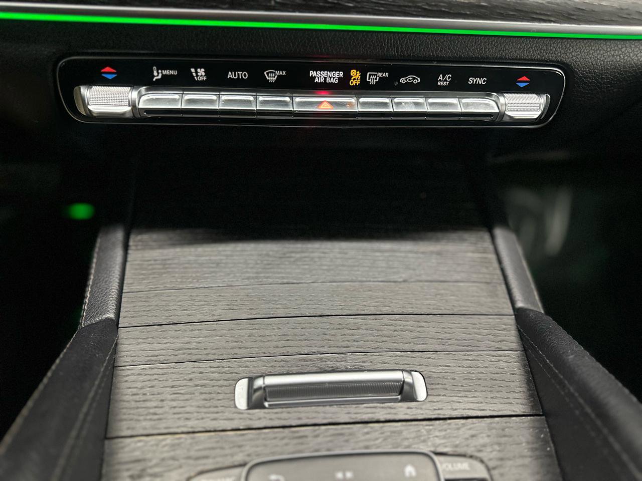 Used 2021 Mercedes-Benz GLE 350 4MATIC w/ Premium Package image 24