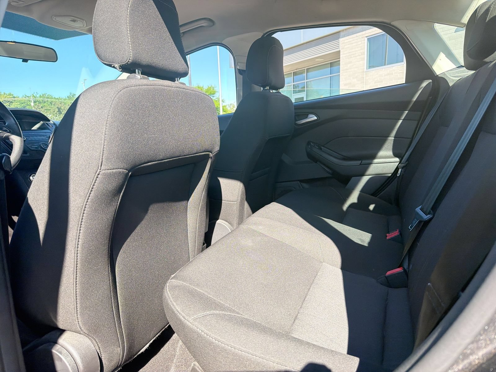 Used 2018 Ford Focus SE FWD image 21