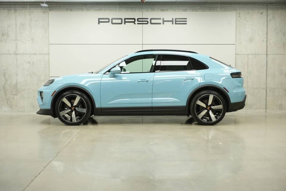 New 2026 Porsche Macan 4 Electric AWD/4WD image 2