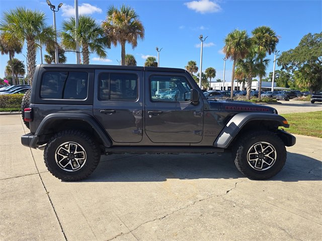 Used 2024 Jeep Wrangler Unlimited Rubicon image 3