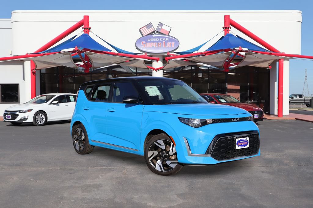 Used 2023 Kia Soul GT-Line FWD image 1