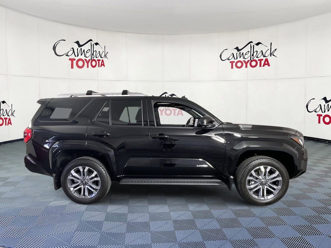 Used 2025 Toyota 4Runner Limited w/ Tow Technology Package AWD/4WD image 8