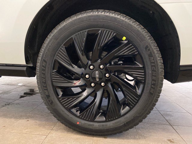 New 2026 Lincoln Navigator Reserve w/ Jet Appearance Package AWD/4WD image 6