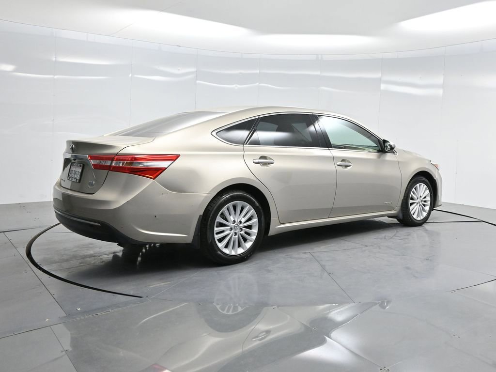 Used 2013 Toyota Avalon Limited image 38