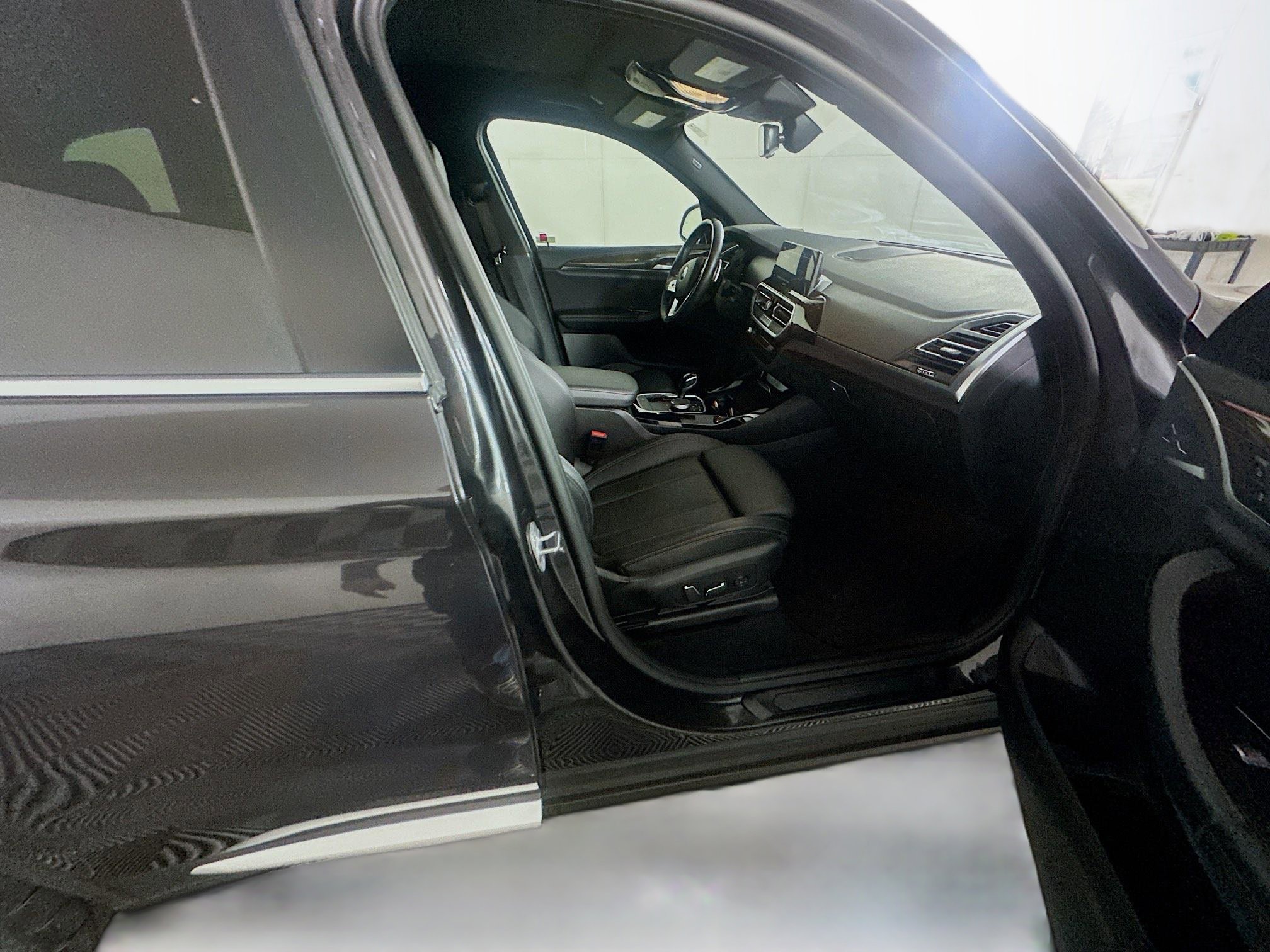 Used 2024 BMW X3 sDrive30i w/ Convenience Package image 32