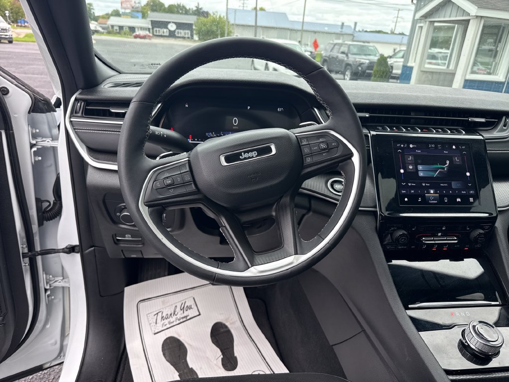 Used 2024 Jeep Grand Cherokee L Altitude AWD/4WD image 14