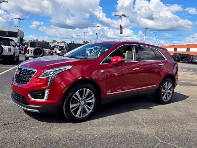 Used 2026 Cadillac XT5 Premium Luxury w/ Driver Assist Package FWD image 3