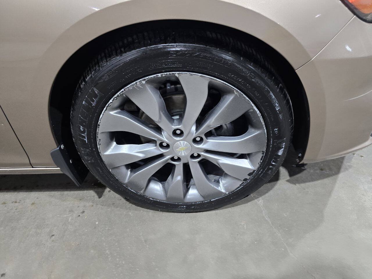 Used 2018 Chevrolet Malibu Premier w/ Premier Sun and Wheel Package FWD image 21