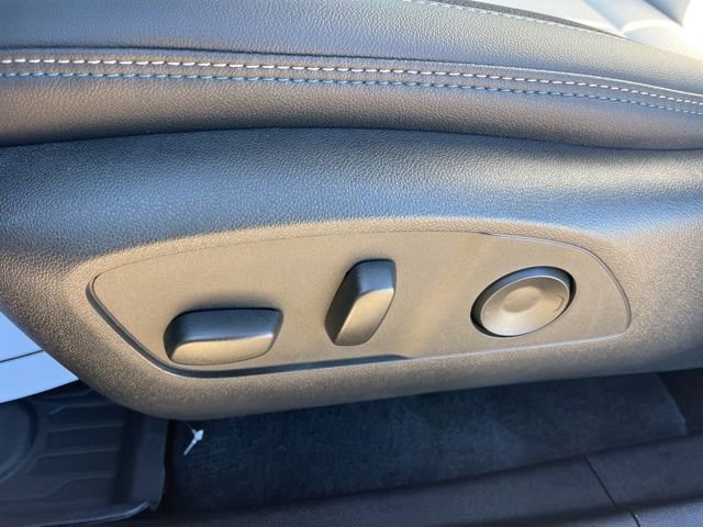 New 2026 Chevrolet Equinox EV LT w/ Convenience Package II image 12