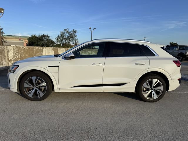 Used 2024 Audi Q8 e-tron Premium Plus AWD/4WD image 5