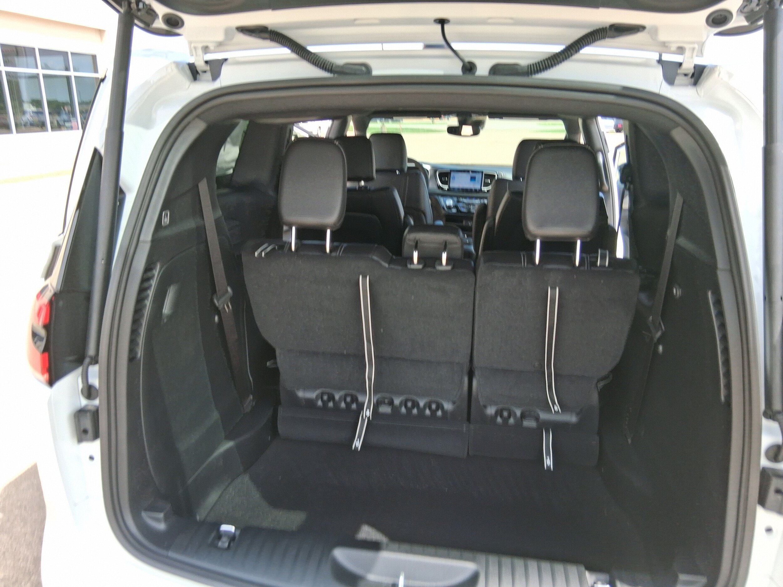 New 2027 Chrysler Pacifica Select FWD image 18