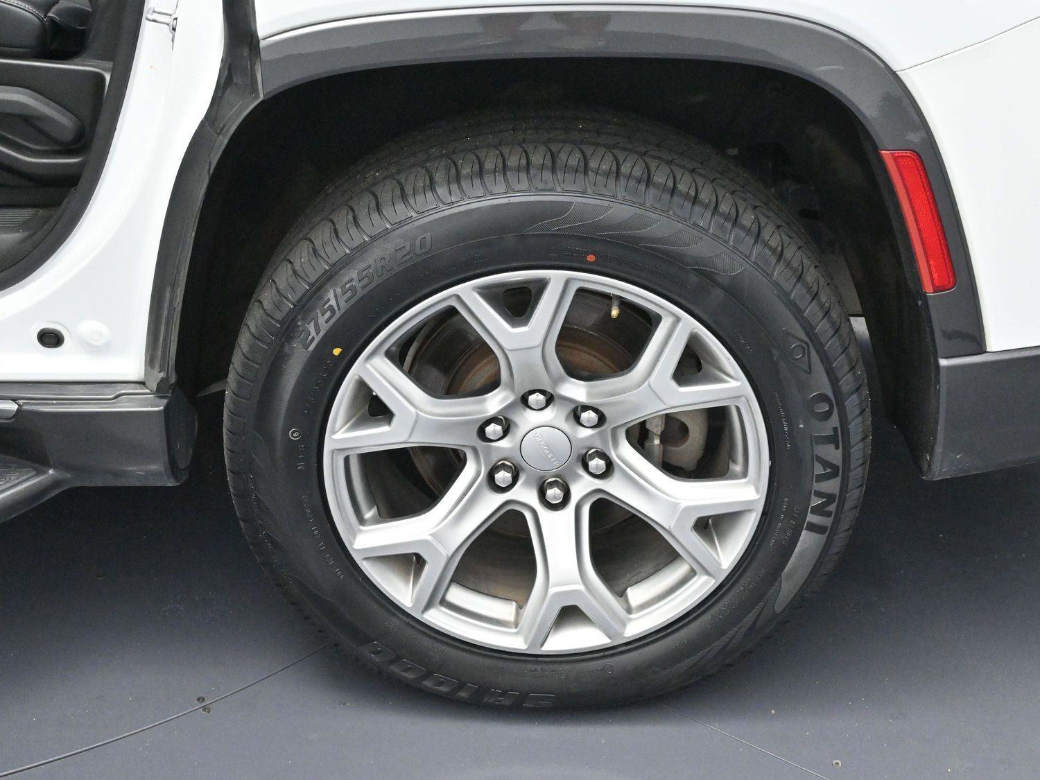 Used 2022 Jeep Wagoneer Series II image 32