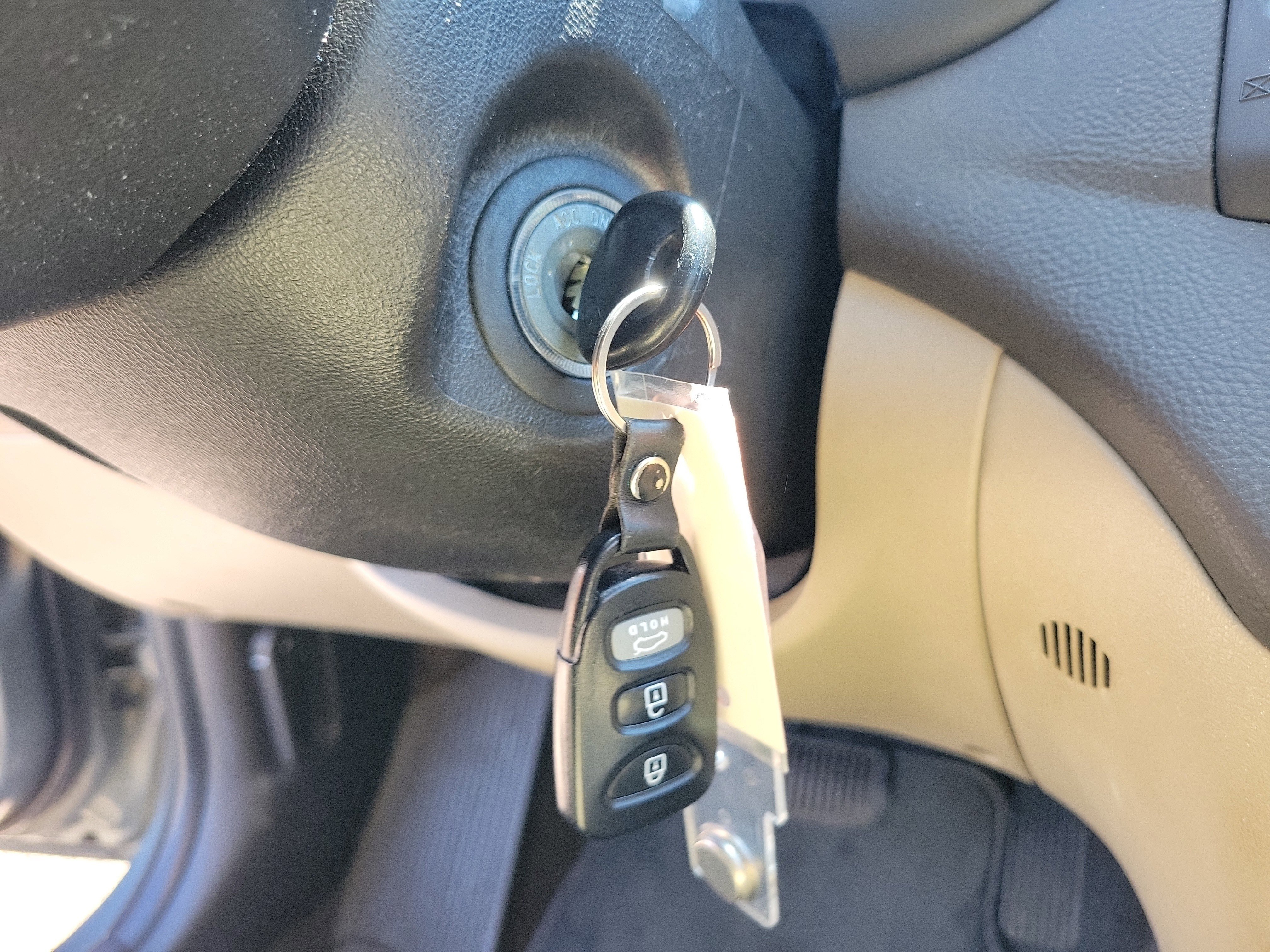 Used 2010 Hyundai Elantra GLS FWD image 31