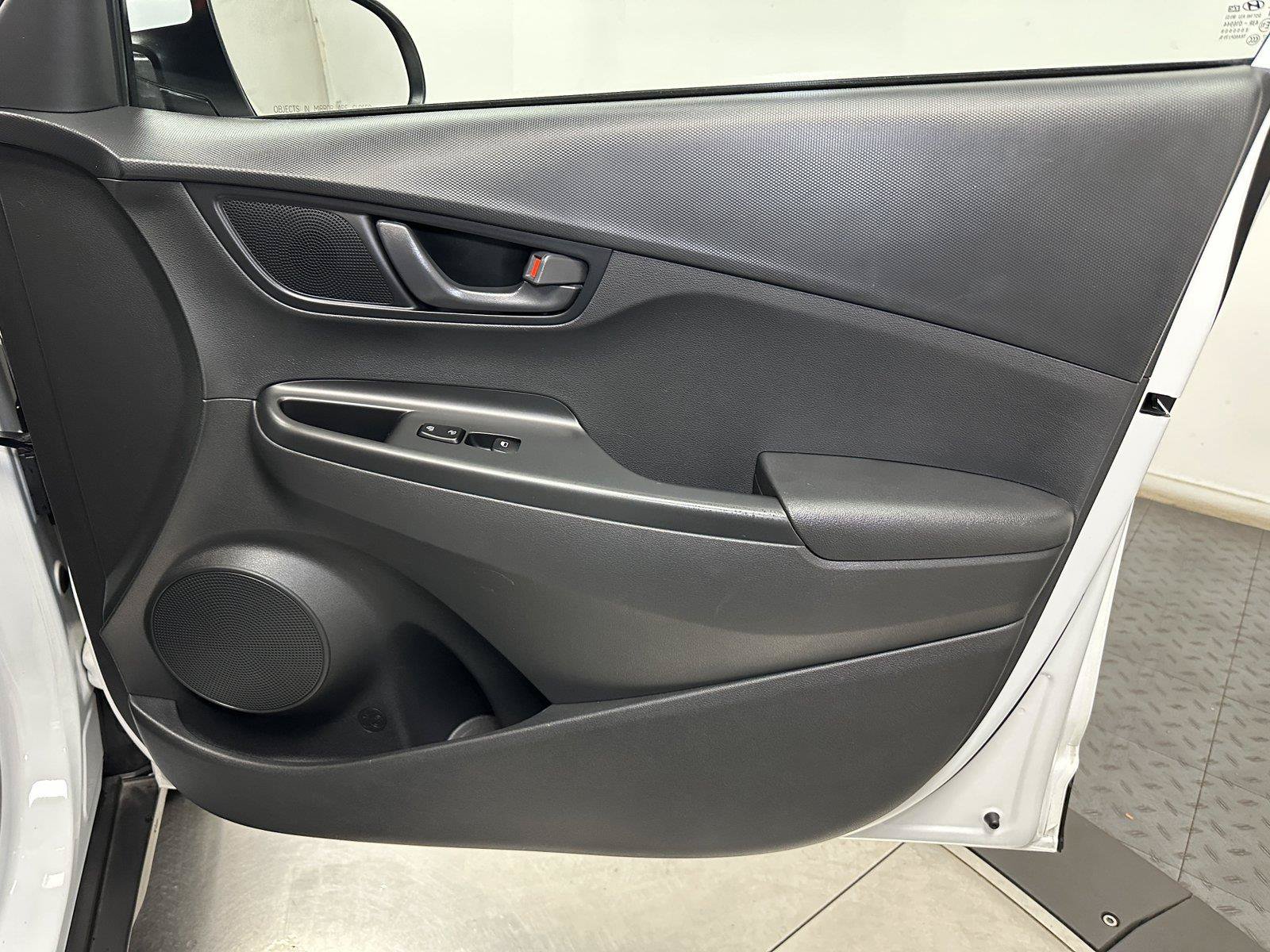 Used 2022 Hyundai Kona SE w/ Cargo Package AWD/4WD image 36