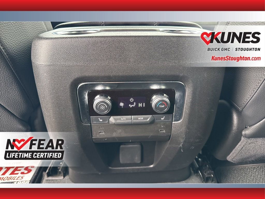 Used 2025 GMC Yukon XL Denali image 40
