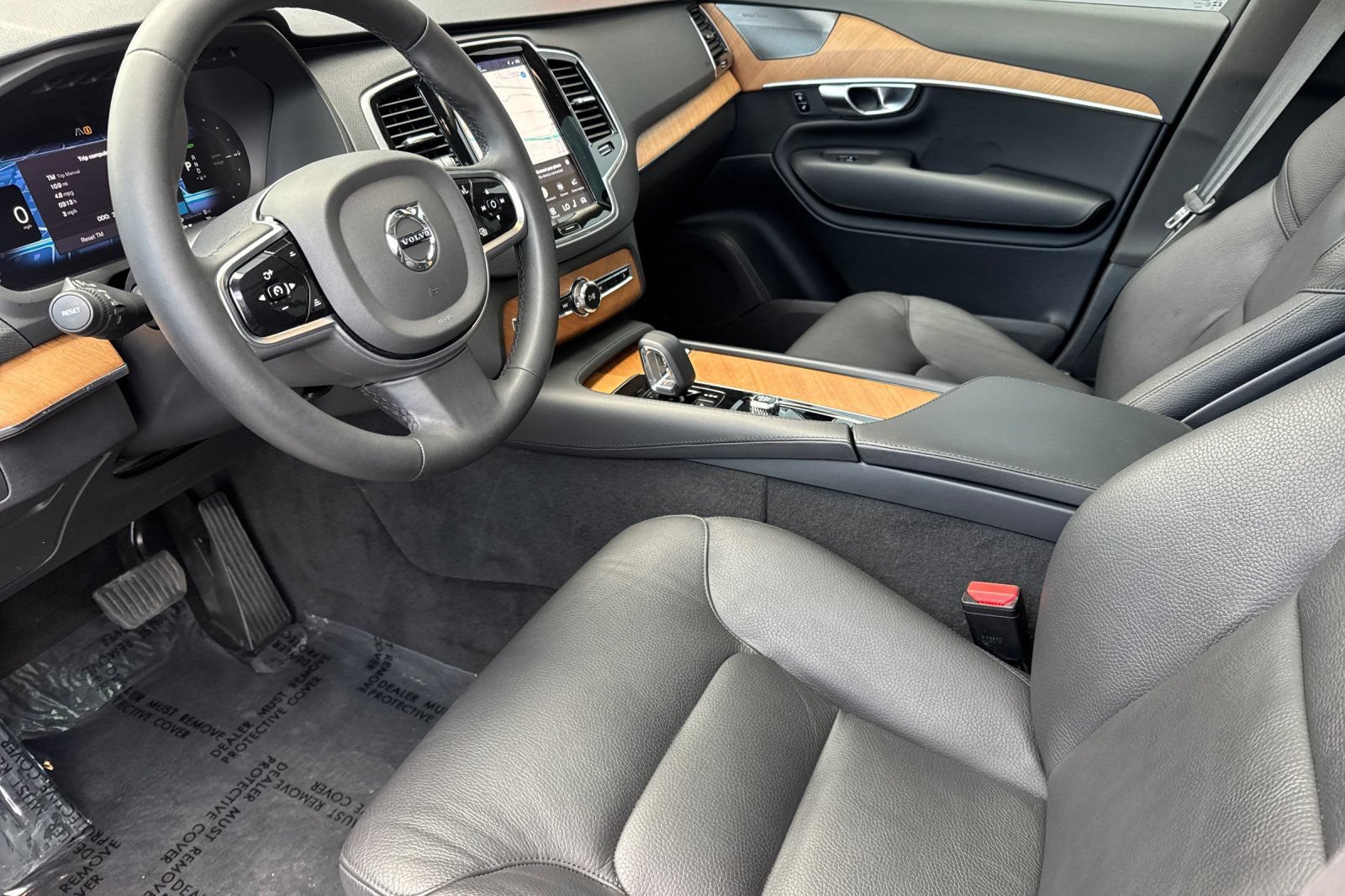 Used 2023 Volvo XC90 T8 Plus AWD/4WD image 9