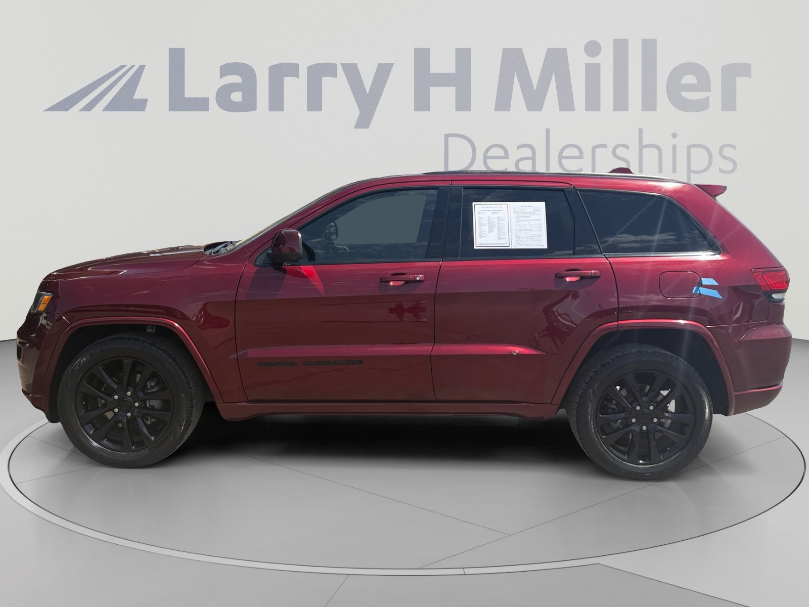 Used 2020 Jeep Grand Cherokee Altitude RWD image 2