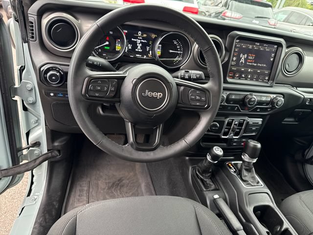 Used 2023 Jeep Wrangler Unlimited AWD/4WD image 17