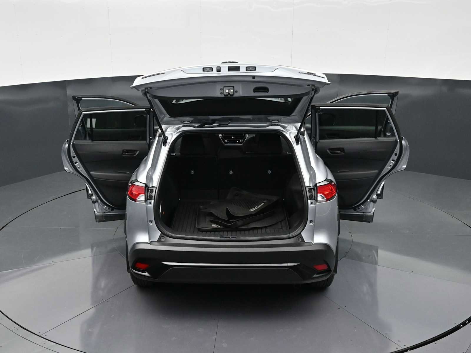 Used 2025 Toyota Corolla Cross AWD Hybrid w/ Moonroof Package image 33