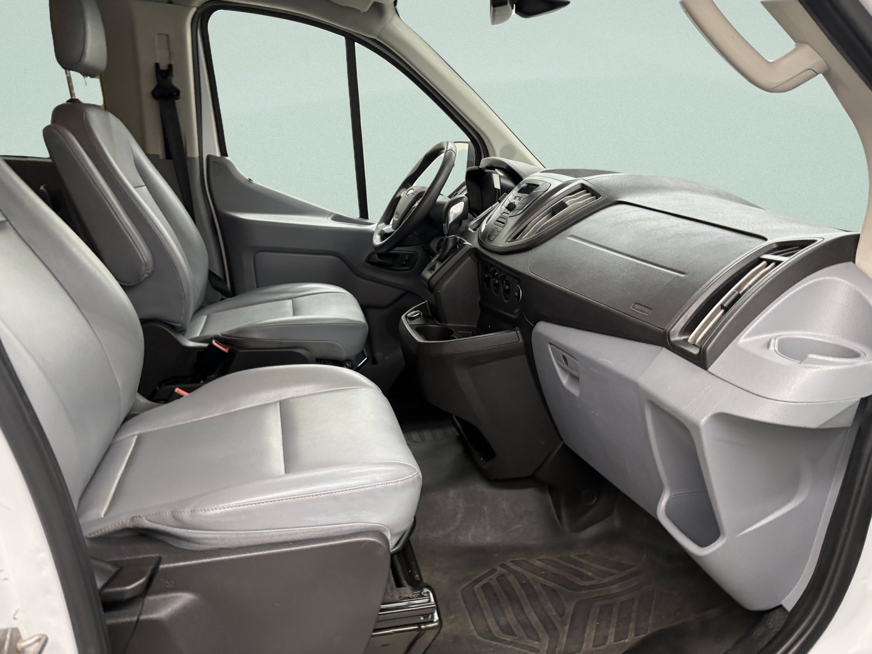 Used 2018 Ford Transit 350 XL RWD image 15