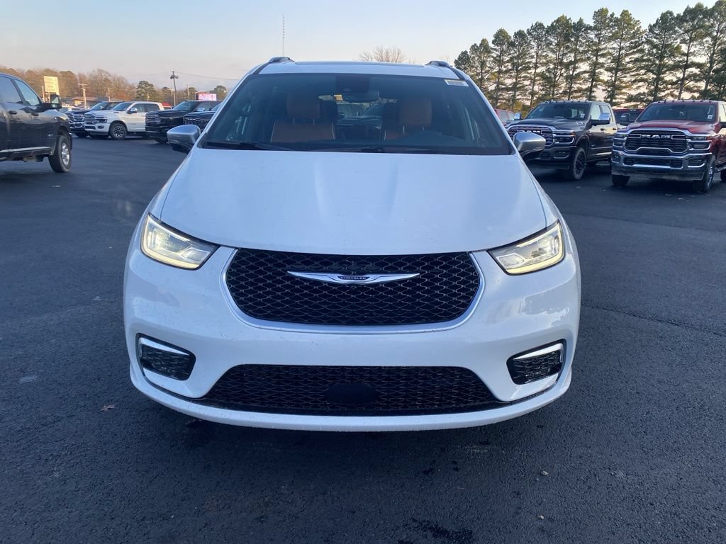 New 2026 Chrysler Pacifica Pinnacle AWD/4WD image 2