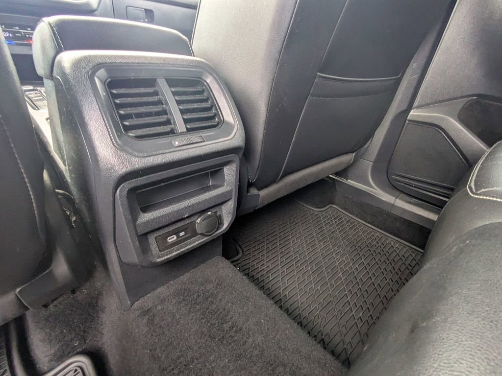 Used 2022 Volkswagen Tiguan SE image 26