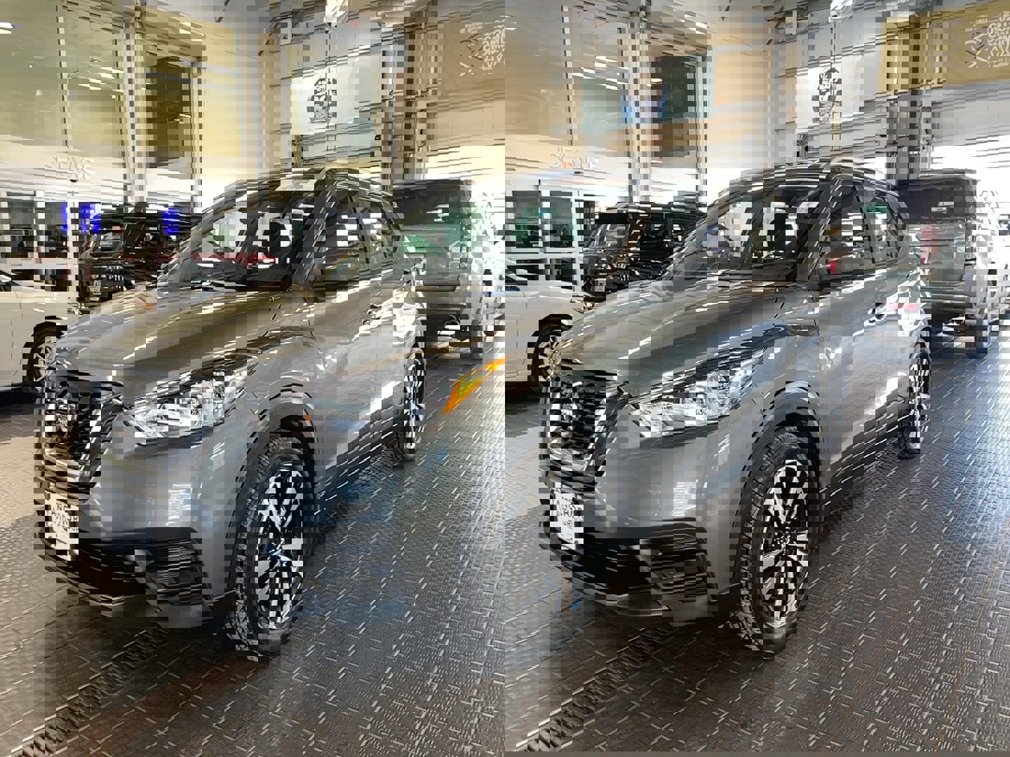 Used 2019 Nissan Kicks SV image 3