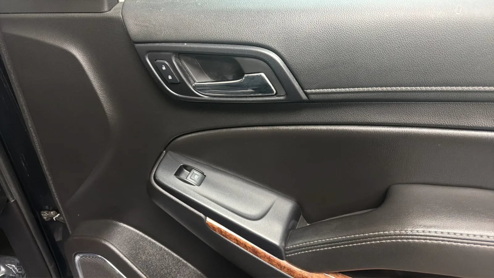 Used 2018 Chevrolet Tahoe Premier RWD image 18