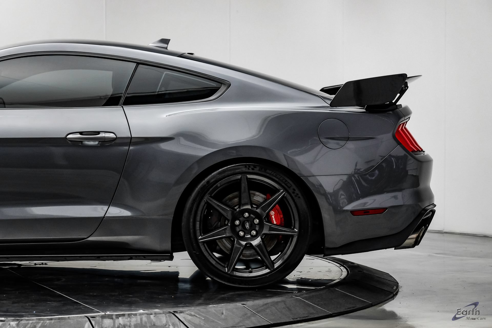 Used 2021 Ford Mustang Shelby GT500 w/ Carbon Fiber Track Pack RWD image 11