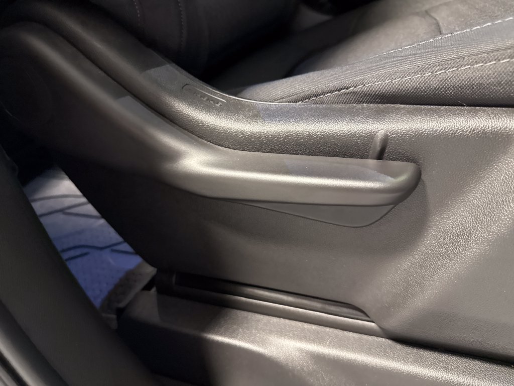 Used 2020 Chevrolet Silverado 1500 LT w/ All-Star Edition RWD image 34