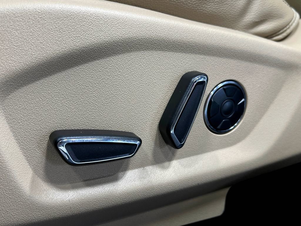 Used 2016 Ford Explorer Limited w/ Equipment Group 301A image 18