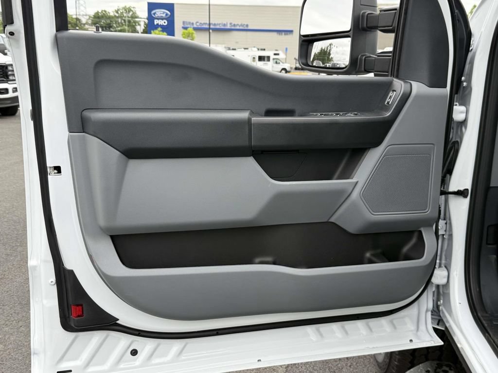 New 2026 Ford F350 XL w/ FX4 Off-Road Package AWD/4WD image 8