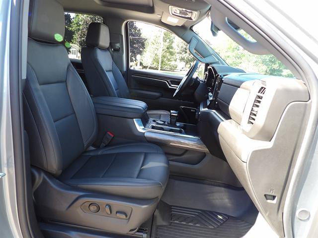 Used 2025 Chevrolet Silverado 1500 LTZ w/ LTZ Premium Package AWD/4WD image 39
