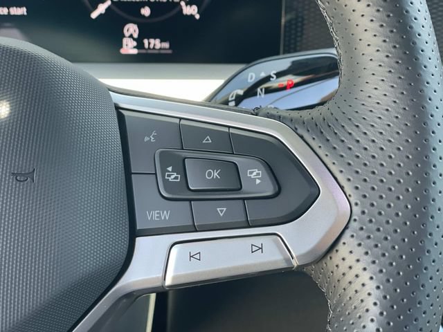 New 2026 Volkswagen Tiguan SE R-Line FWD image 9