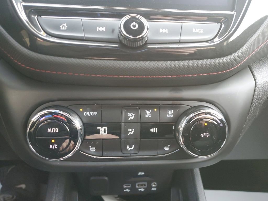 Used 2023 Chevrolet TrailBlazer RS w/ Sun and Liftgate Package image 17