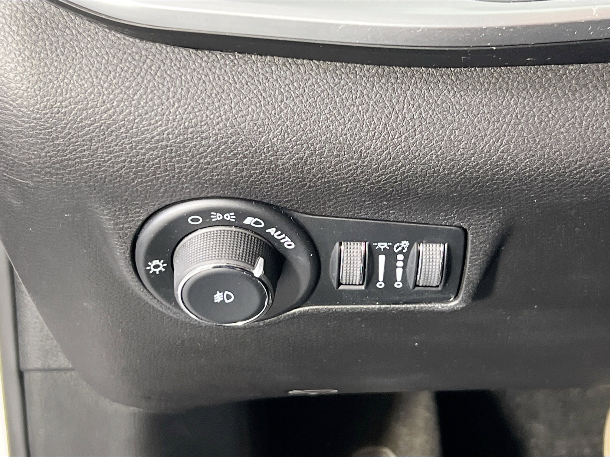 Used 2022 Jeep Compass Latitude image 10