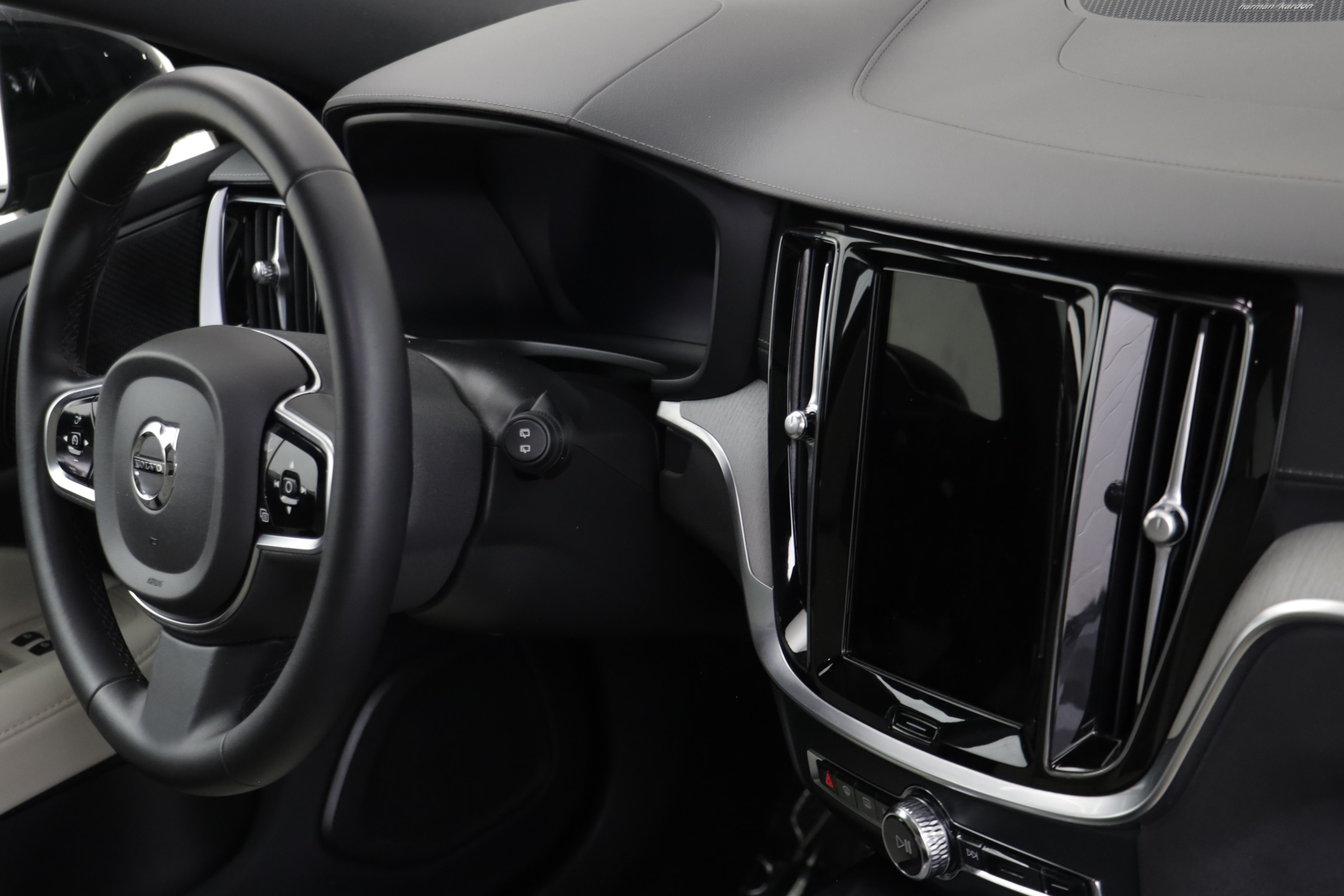 Used 2024 Volvo V60 B5 Cross Country Ultimate w/ Protection Package Premier AWD/4WD image 21