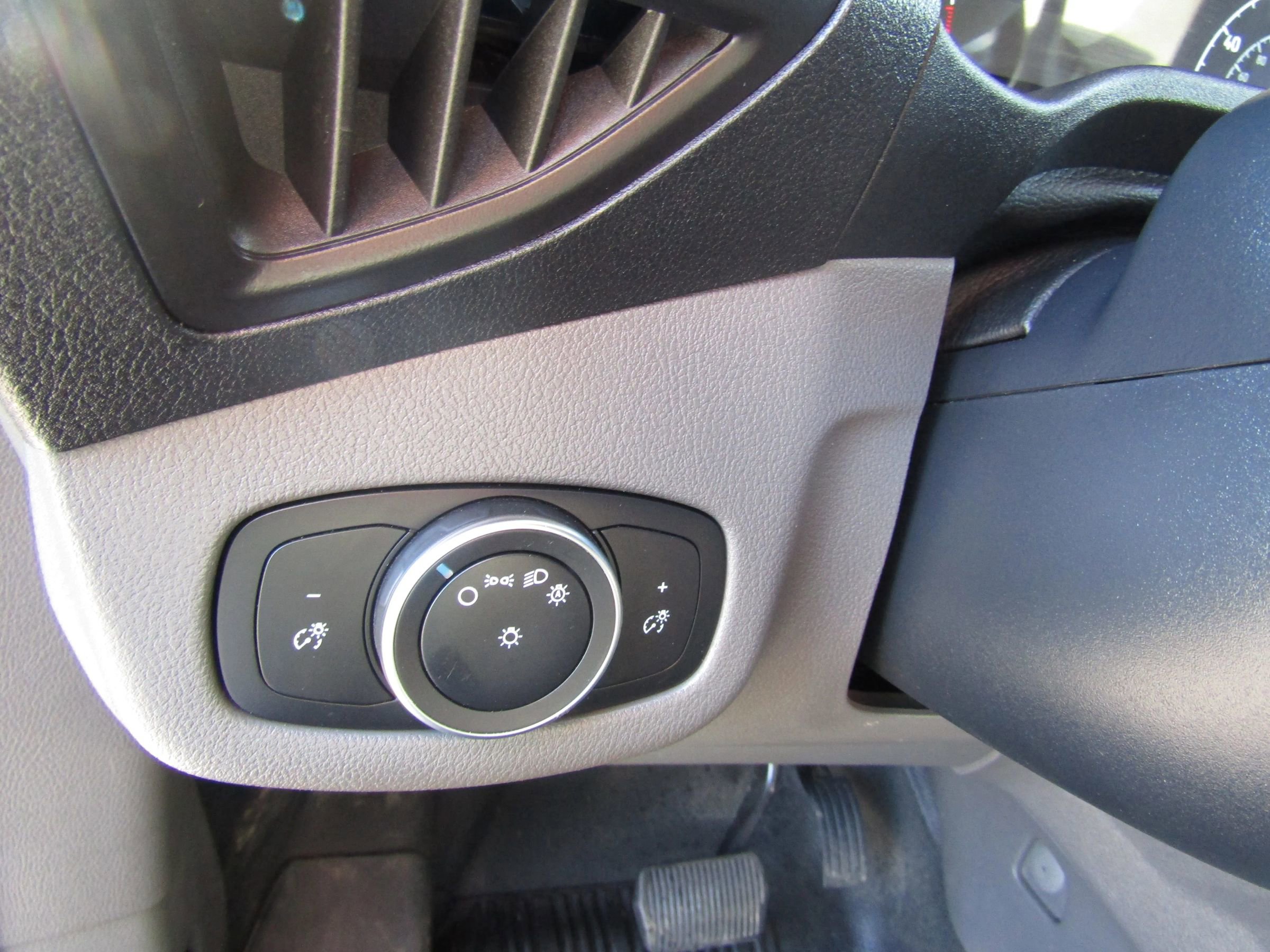Used 2022 Ford Transit Connect XL image 21