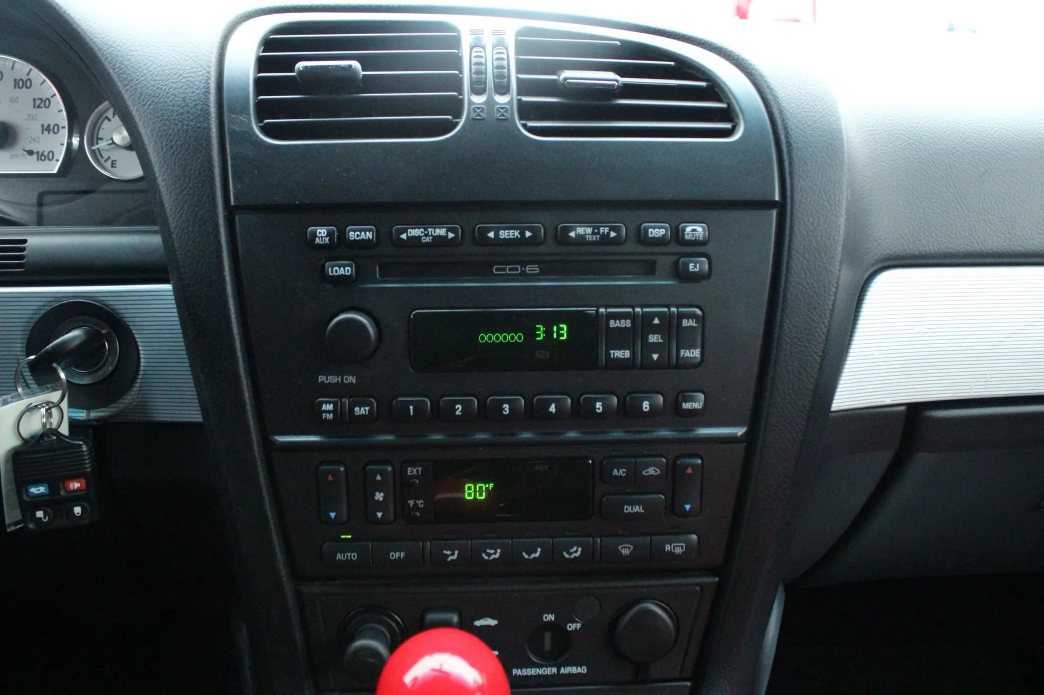 Used 2004 Ford Thunderbird image 24