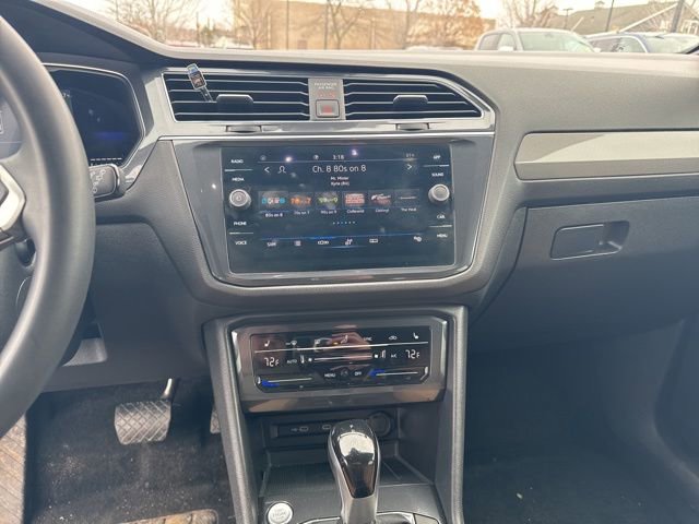 Used 2022 Volkswagen Tiguan SE image 12
